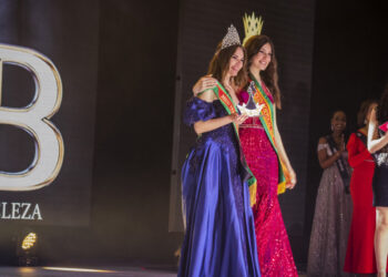 Miss Braga no pódio do concurso Miss Queen Portugal