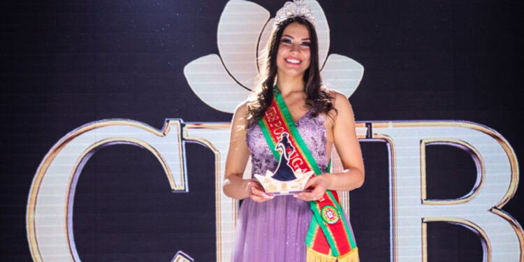 Miss Braga no pódio do concurso Miss Queen Portugal