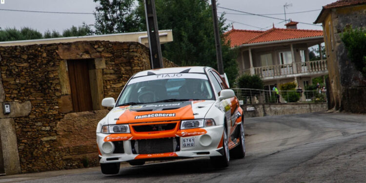 Dupla famalicense de regresso