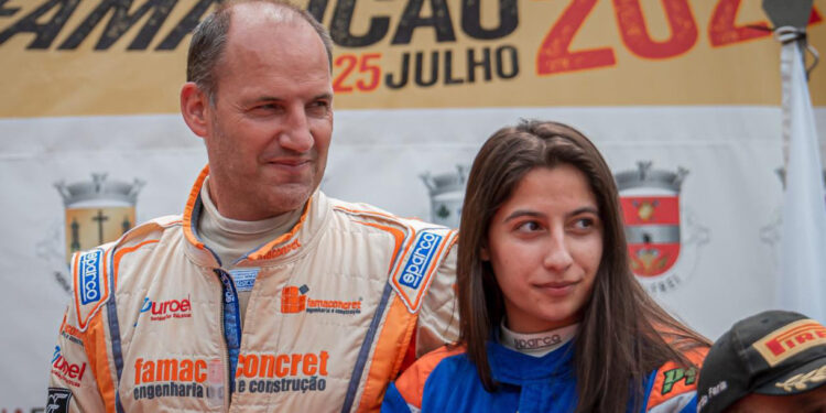 Dupla famalicense de regresso