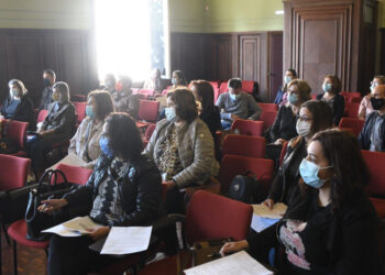 Contratados mais de 200 auxiliares para escolas