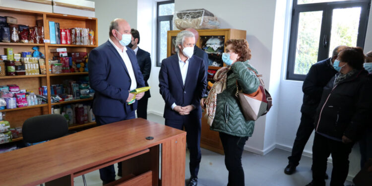 Reforçada resposta a carências sociais