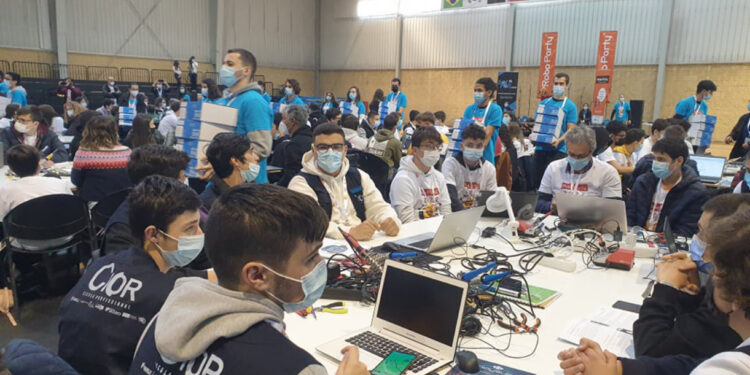 Alunos da CIOR participaram na RoboParty
