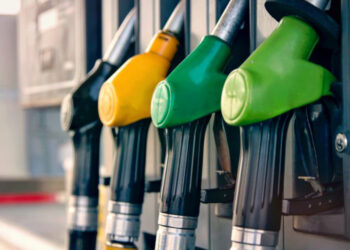 Descida ligeira no preço dos combustíveis