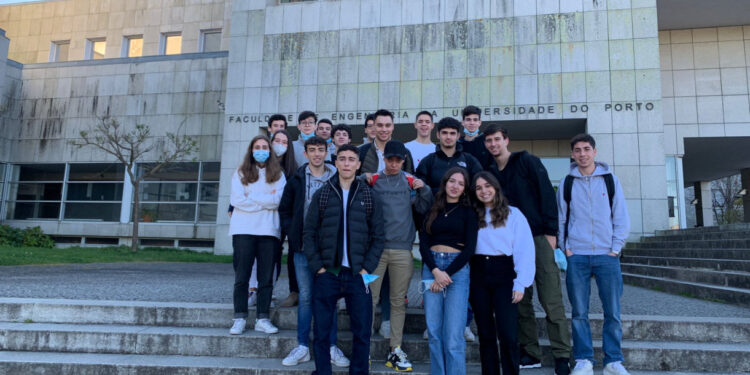 Didáxis promove visita à FEUP