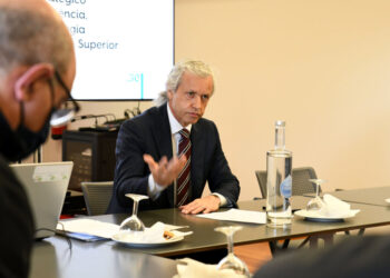 Refletir sobre o futuro de Famalicão