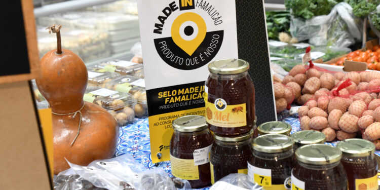 Produtores locais reúnem-se na Praça