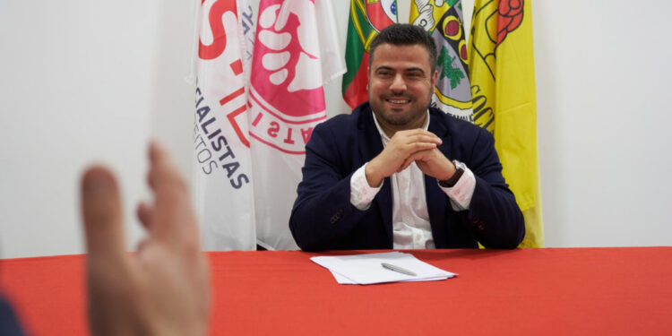 Deputado Eduardo Oliveira abre gabinete em Famalicão