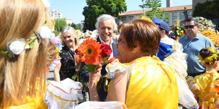 Milhares saíram à rua para a Batalha das Flores