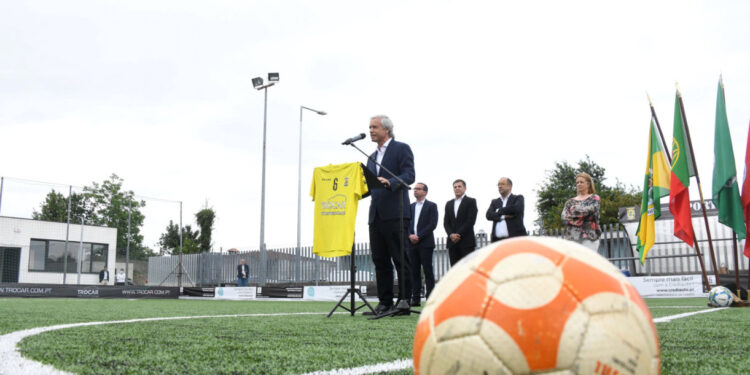 Cabeçudense tem novo relvado