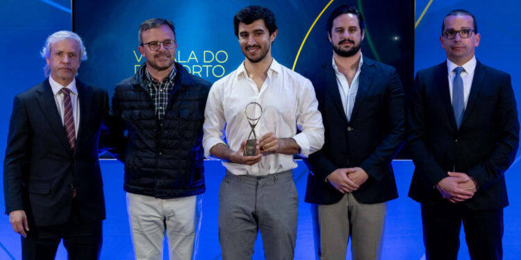 Famalicão premeia atleta João Araújo