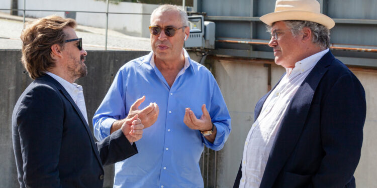 Arte cativa comunidade arrifanense