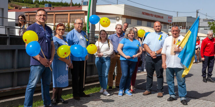 Arte cativa comunidade arrifanense