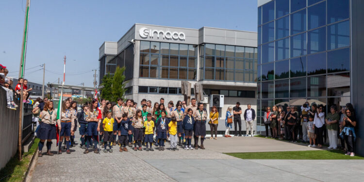 Arte cativa comunidade arrifanense