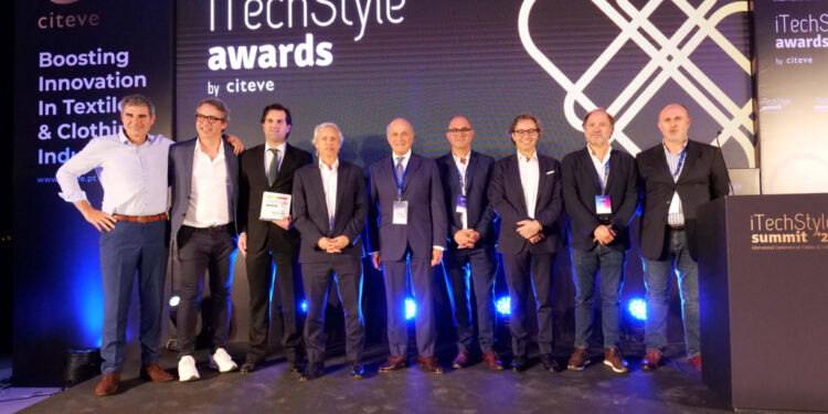 Louropel premiada no iTechStyle Awards