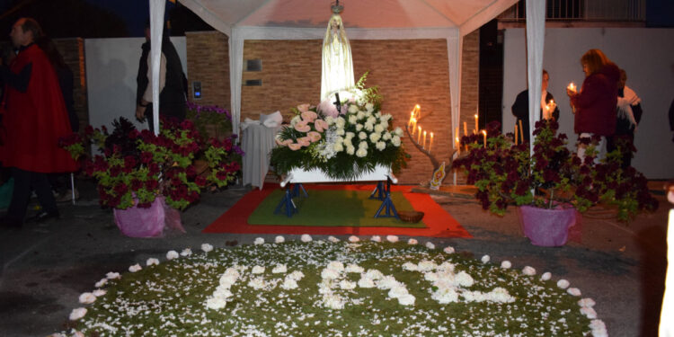 Ruivães: Procissão de velas no arranque do mês de Maria