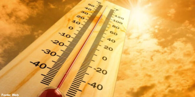 Fim-de-semana prolongado com tempo quente