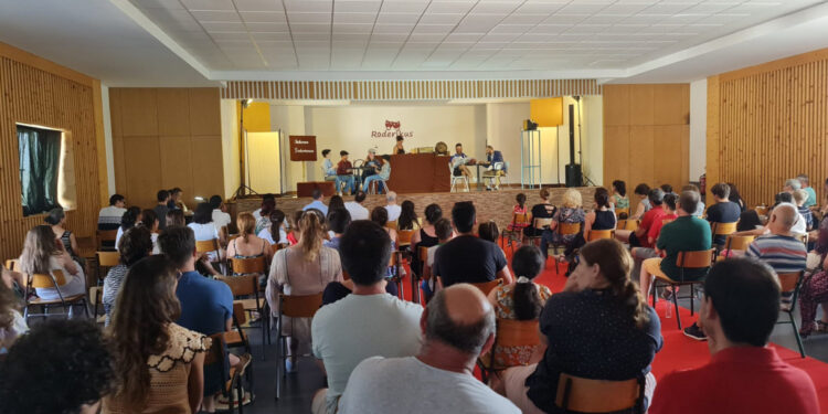 Espetáculo dos Roderikus com sala cheia