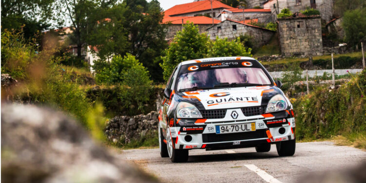 Saída de estrada condicionou famalicenses no Rali de Fafe