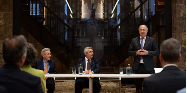 José Manuel Fernandes apresenta livro nos Açores