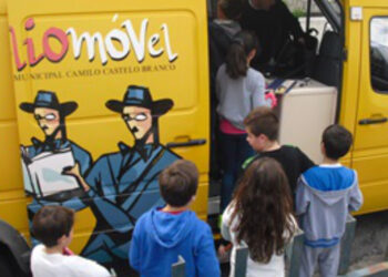 “Bibliomóvel” leva os livros até si