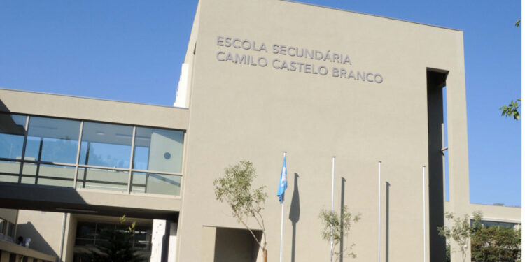 Escola Camilo Castelo Branco integra rede UAARE