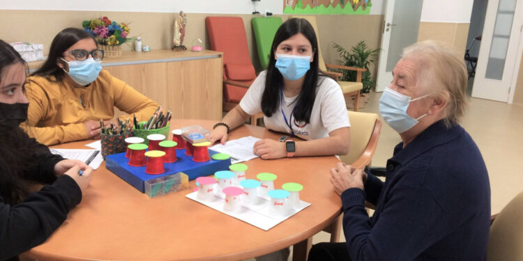 Curso de Geriatria mais próximo dos idosos