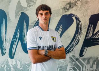 Samuel Lobato renova com FC Famalicão