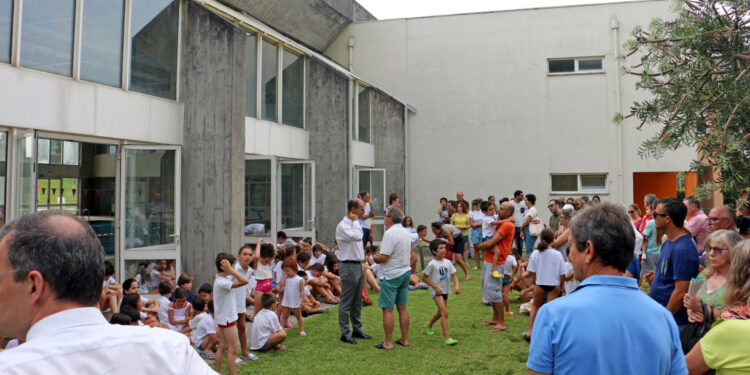 Vila Verde promove cursos de natação