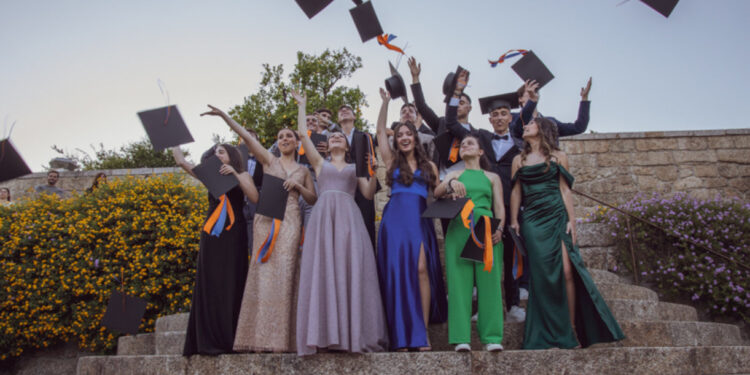 Didáxis: Entrega de diplomas aos finalistas