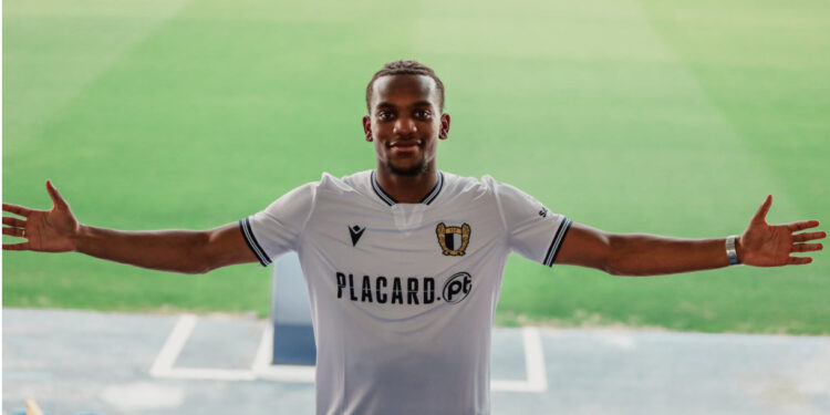 Junior Kadile permanece no FC Famalicão