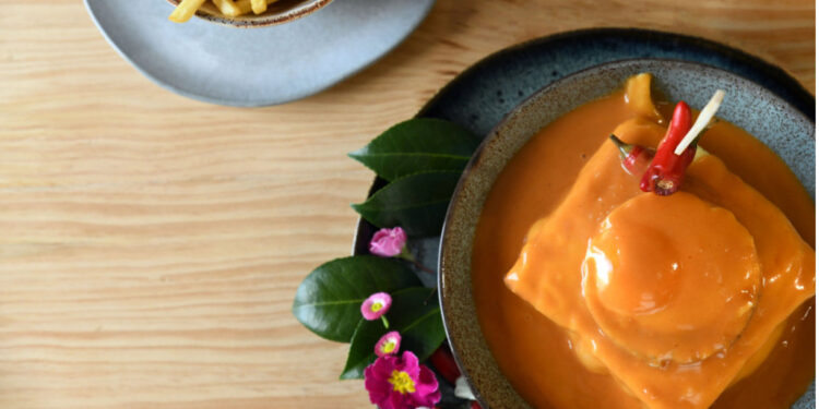 Francesinha vai ser a estrela do “Dias à Mesa”