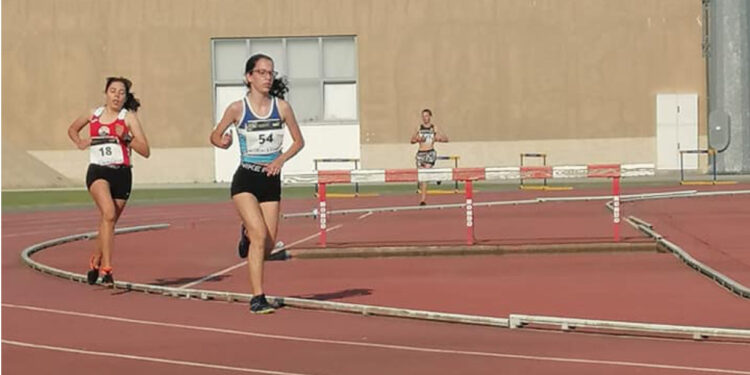 Atletismo: Maria Rodrigues perto do pódio no Olímpico Jovem