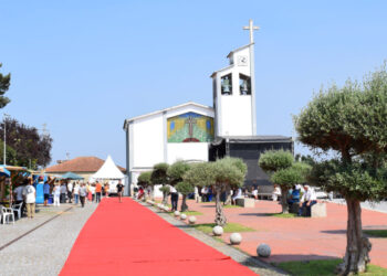 Mostra com festa ao Divino Salvador