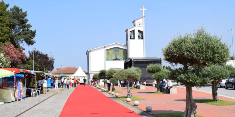 Mostra com festa ao Divino Salvador