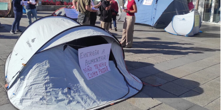 Bracarenses acampam em protesto