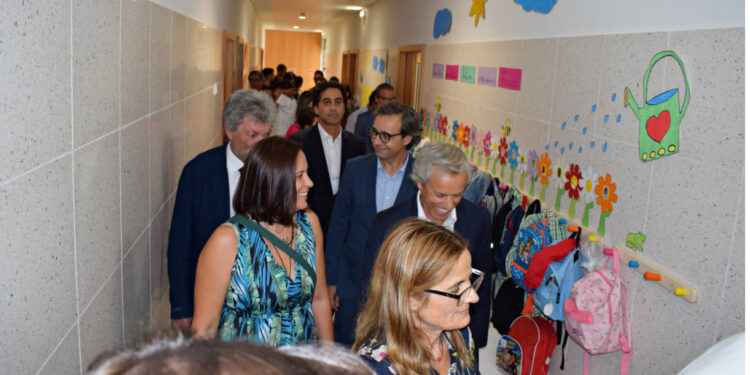 Jardim Infantil de Bairro com instalações renovadas