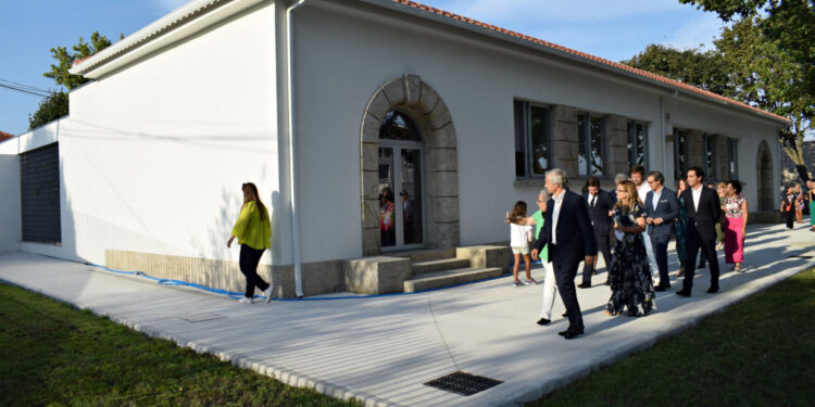 Jardim Infantil de Bairro com instalações renovadas