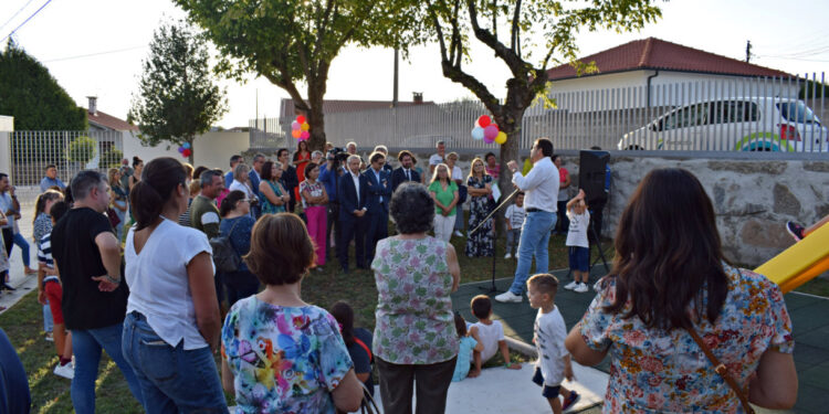 Jardim Infantil de Bairro com instalações renovadas