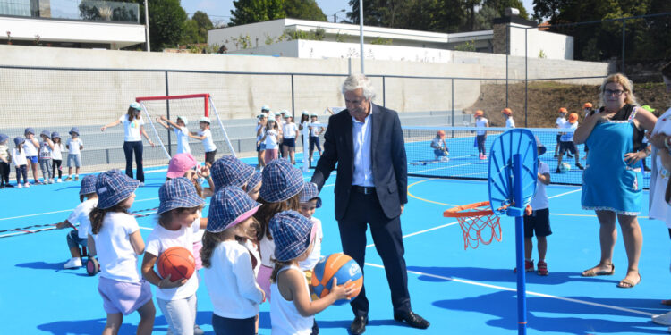 Novo Polidesportivo em Louro/Mouquim
