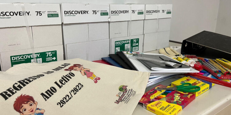 UF Carreira e Bente oferece material escolar