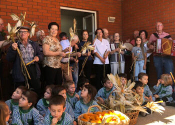Engenho organiza desfolhadas para utentes