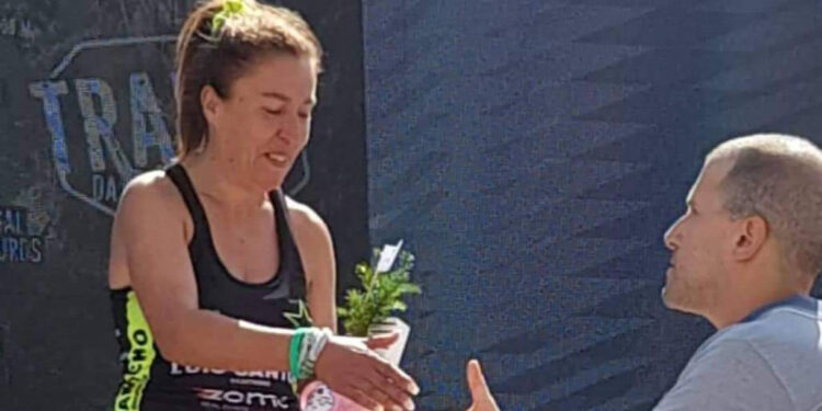 Élia Oliveira no pódio do Trail da Trofa