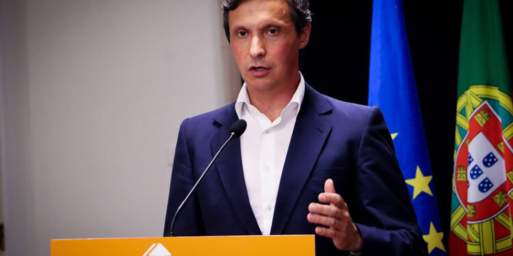 Paulo Cunha reeleito com 95% dos votos