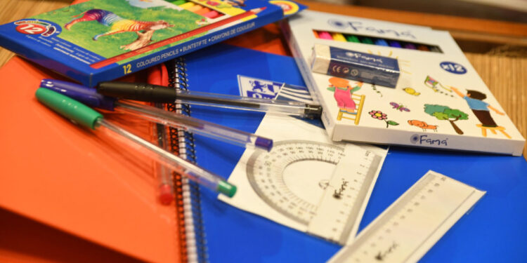 Famalicão: Vouchers para material escolar