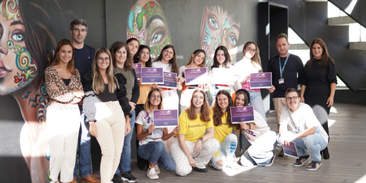 FAMALICÃO:   FUTURO  PROFISSIONAL  DE  JOVENS