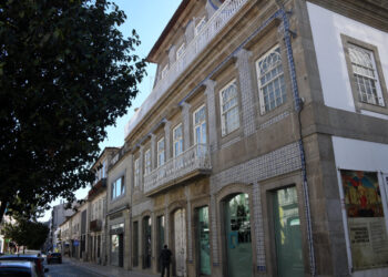 EXPOSIÇÃO: Mostra em três Salas