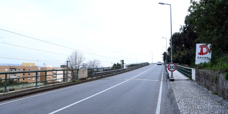 Obras junto à estação