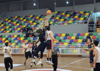 Basquetebol do FAC é líder