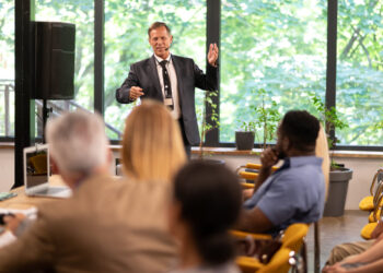 Educação: tema para Conferências